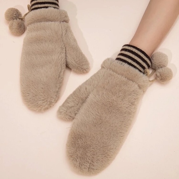 Fluffy Mittens with Finger Hole - Picture 3 of 7